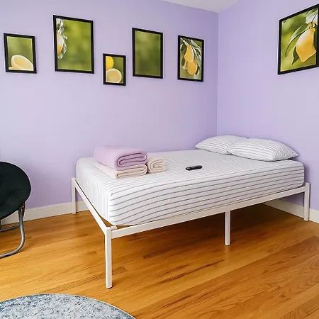 Lavender Queen Room Bright & Peaceful Stay In Central Harlem New York Exterior photo
