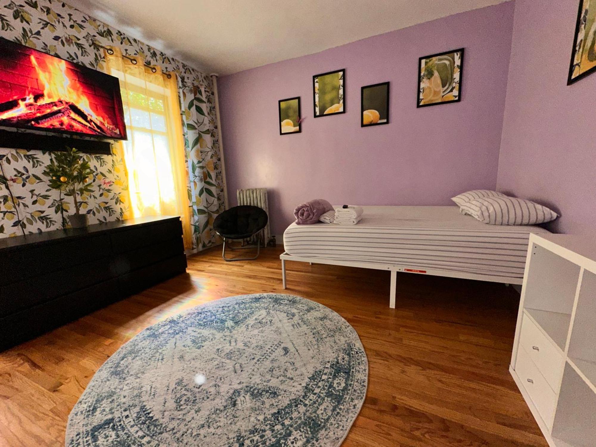 Apartment Lavender Queen Bright & Peaceful In Harlem New York