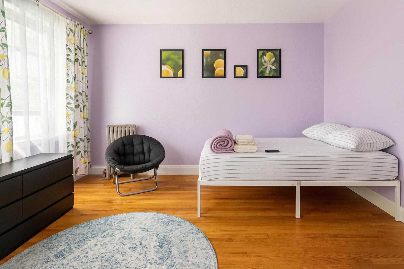 Lavender Queen Bright & Peaceful In Harlem *